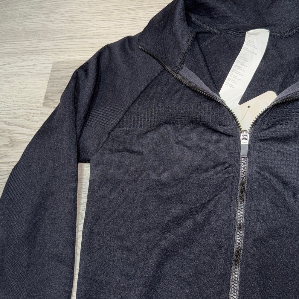 Fabletics Black Cropped Seamless Jacket - Picture 7 of 11
